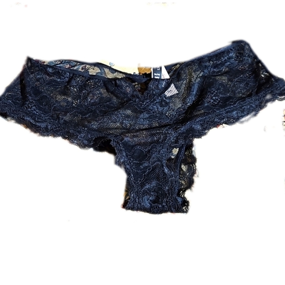 NWT Victoria's Secret black lacy panties